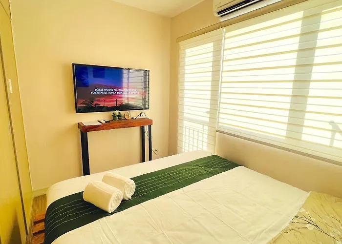 Sunset View W/ King Bednwi-fi At Grace Res, Taguig