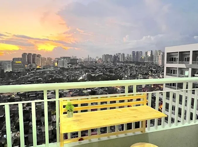 Sunset View W/ King Bednwi-fi At Grace Res, Taguig Apartment Manila